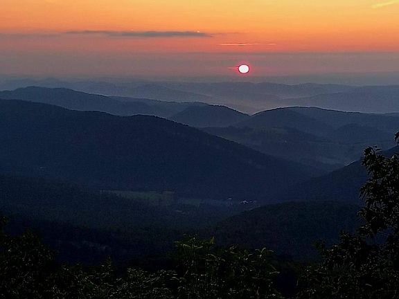 2nd image of 207 Lower Knob Rd
