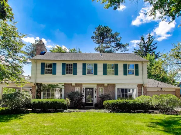 2929 Indianwood Rd, Wilmette, IL 60091