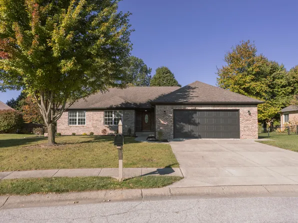 290 Sassafras Dr, Danville, IN 46122