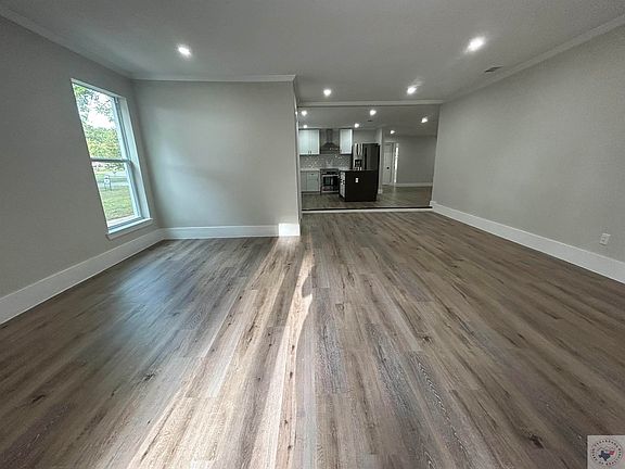 2nd image of 403 Brookfield St