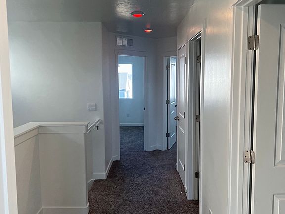 3rd image of 576 N Canvasback Dr
