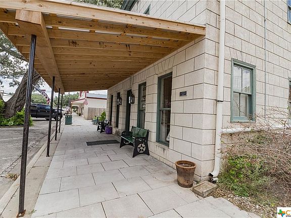 2nd image of 231 S Market St