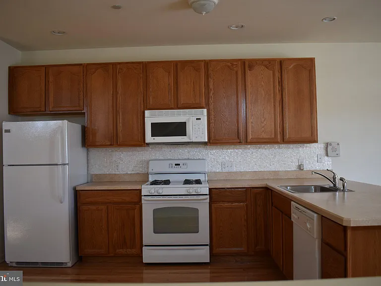 72 Chelsea Ct — Photo 7