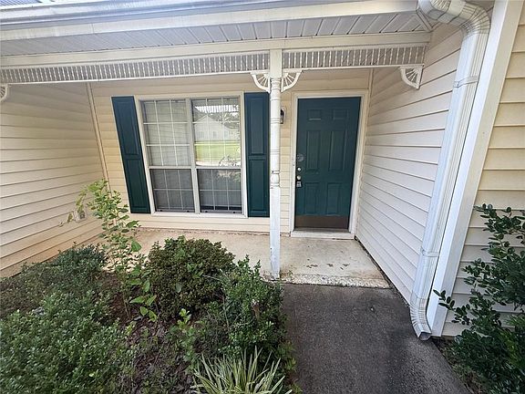 2nd image of 505 Village Cir