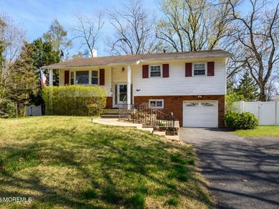 8 Holiday Road, Manalapan, NJ, 07726