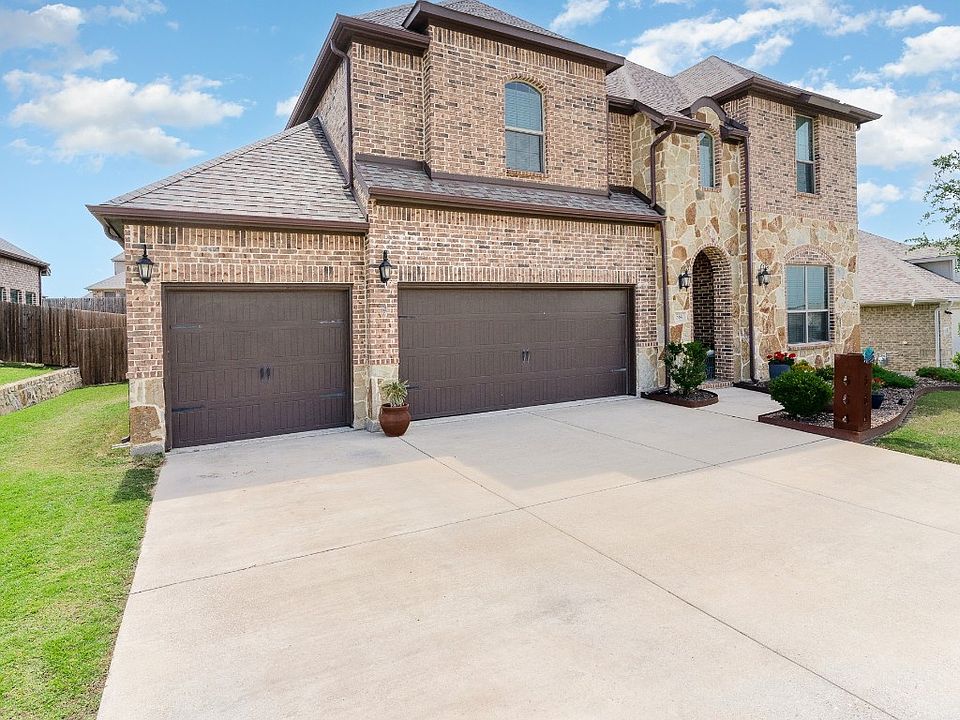 1st image of 564 La Grange Dr