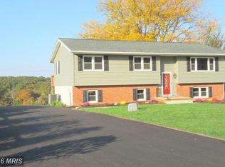 2122 Paddock Ln, Finksburg, MD 21048