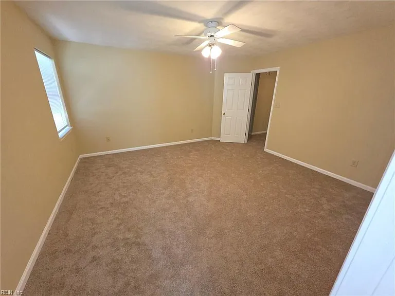 1460 Berkshire Dr — Photo 21