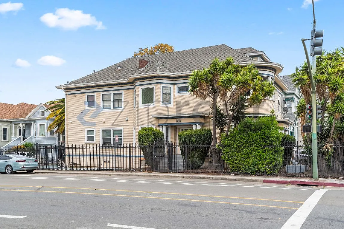 Building Photo - 1202 Adeline St