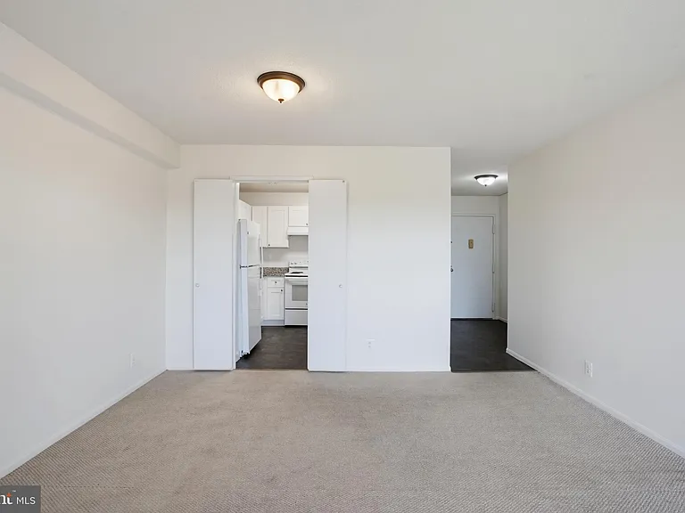 205 Yoakum Pkwy #1002 — Photo 12