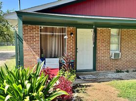 116 W Davitt St, Eagle Lake, TX