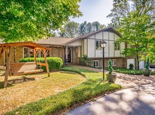 195 Golf Course Cir, McMinnville, TN 37110