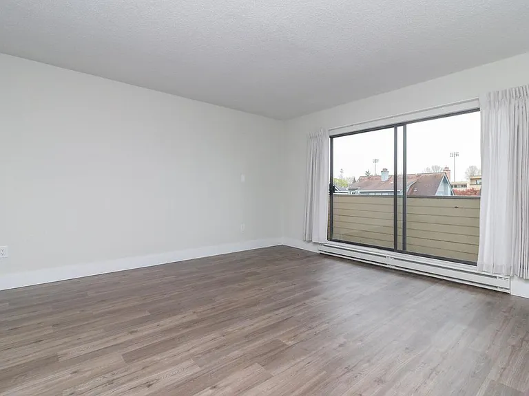 1017 Queens Ave #306 — Photo 15