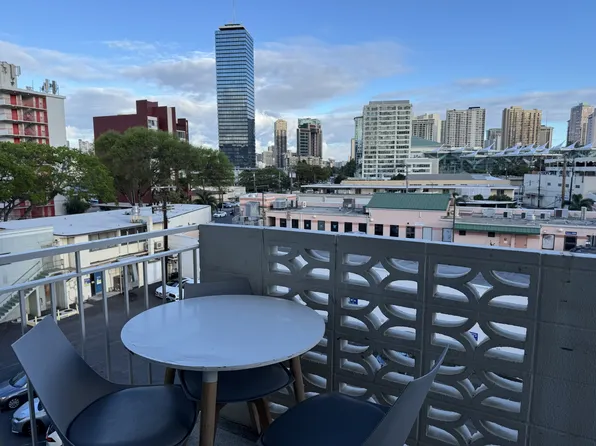 1655 Kanunu St, Honolulu, HI