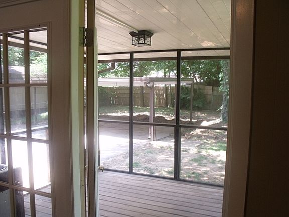 Screened in porch