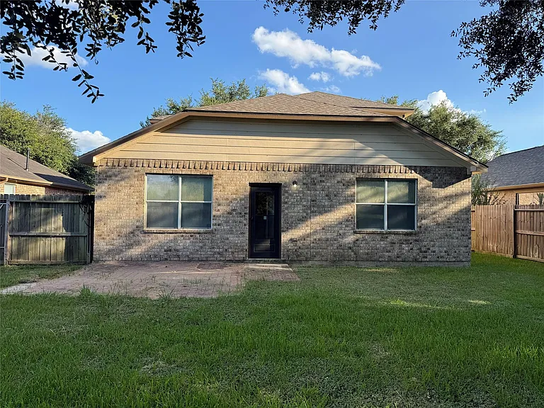 12807 Southern Valley Dr — Photo 2