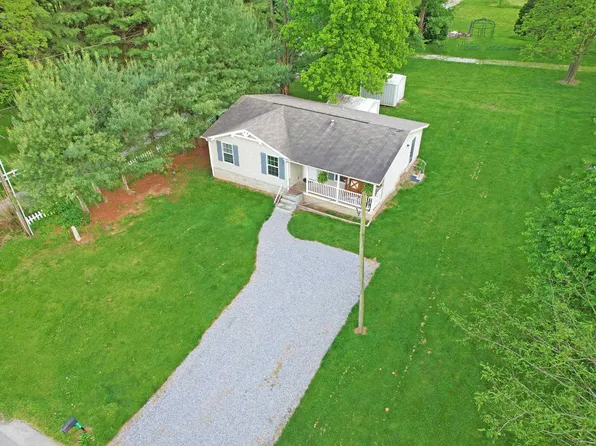 210 E Lancaster Rd, West Salem, IL 62476