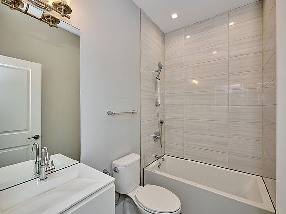 5th image of 1338 W Cullerton St #11587059