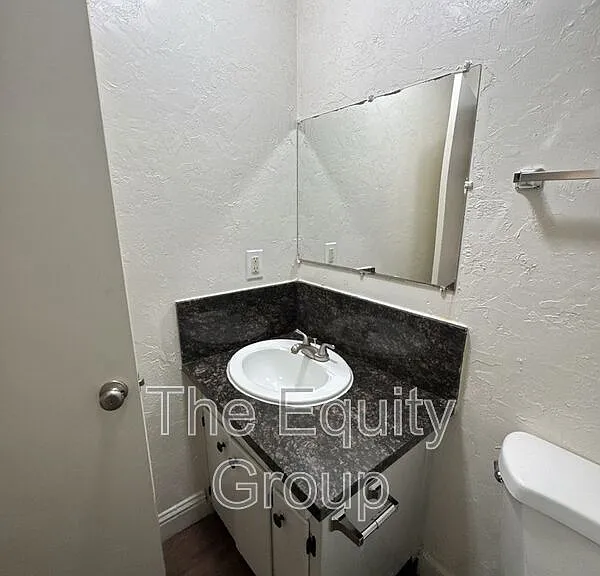 352 S Blackstone St #11 — Photo 7