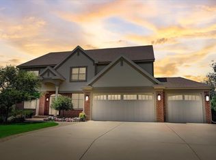 5545 Surrey Ln, Waunakee, WI 53597