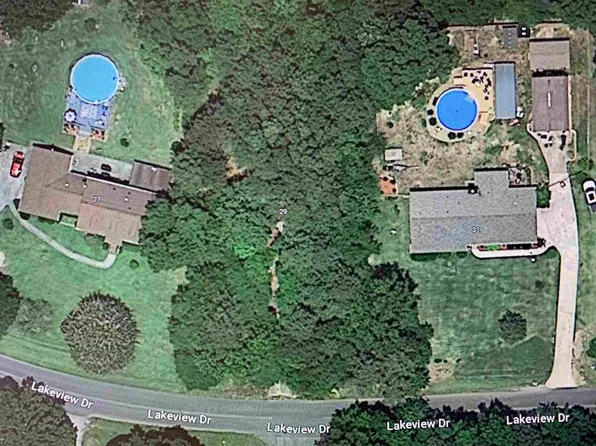 29 Lakeview Dr, Lindale, GA 30147