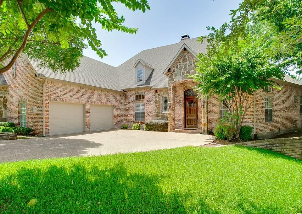 1st image of 1315 Winding Brook Dr