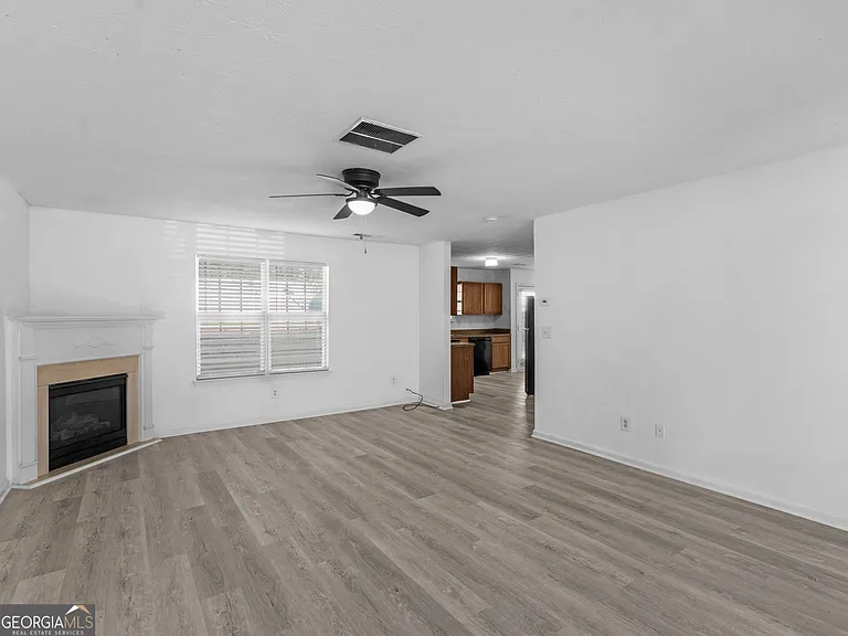 305 Nunnally Dr — Photo 7