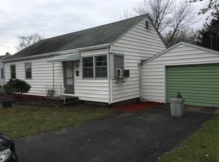 1913 Wilcox St, Crest Hill, IL 60403