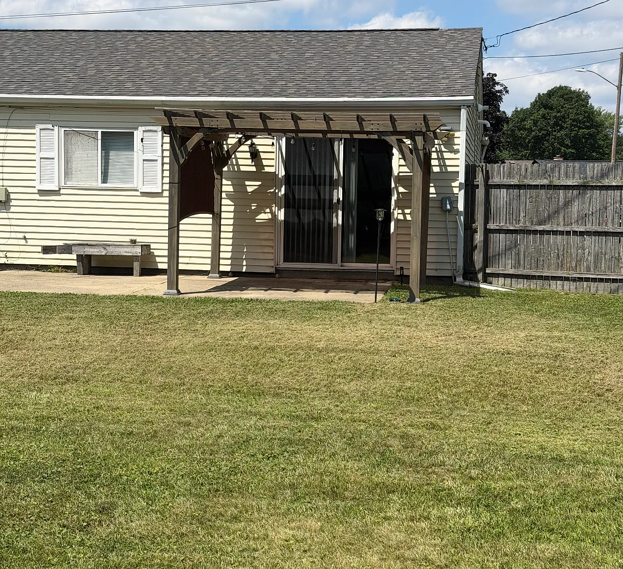 3 bed, 1.5 bath, 1216 sqft, $1,550 — Photo 4