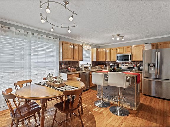 4th image of 108 Sunrise Meadow Ct