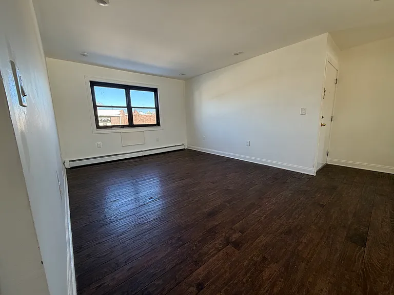 9 Catherine Ct #3B — Photo 5