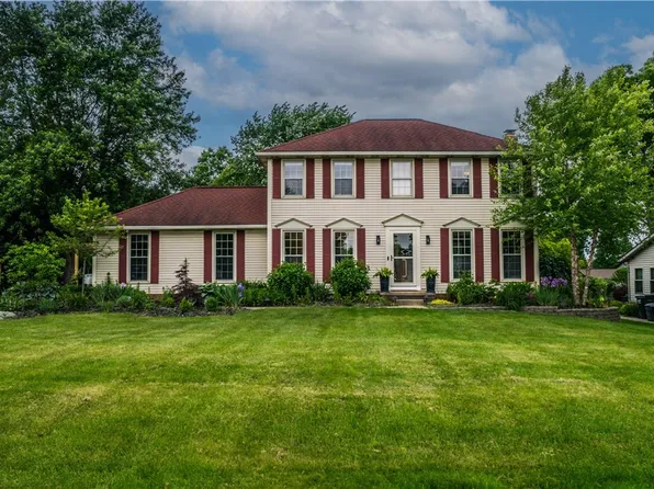 12155 Shoshone Ave NW, Uniontown, OH 44685