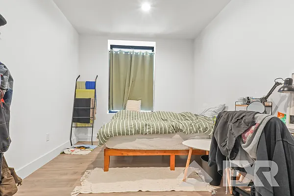 Rented by EXR | media 4