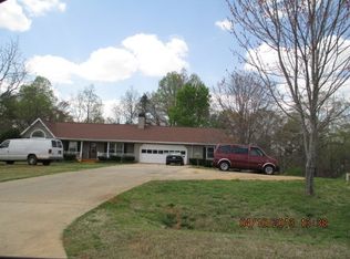 2500 Webb Girth Rd, Gainesville, GA 30507
