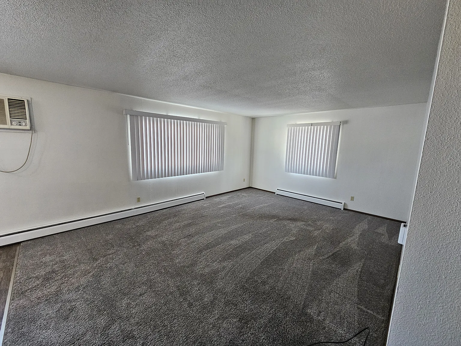 1144 Langley Road — Photo 2