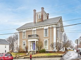 214 3rd St #B, Lowell, MA 01850