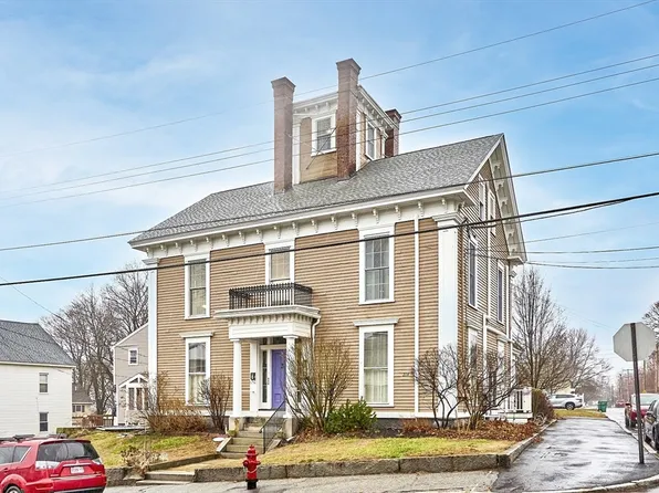 214 3rd St #B, Lowell, MA 01850