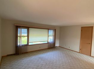 3562 S 1st St, Milwaukee, WI 53207