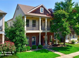 3703 W Cherokee Rd, Rogers, AR 72758