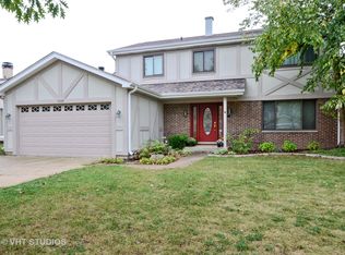 1099 Foxworth Blvd, Lombard, IL