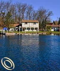 2nd image of 744 N Long Lake Blvd