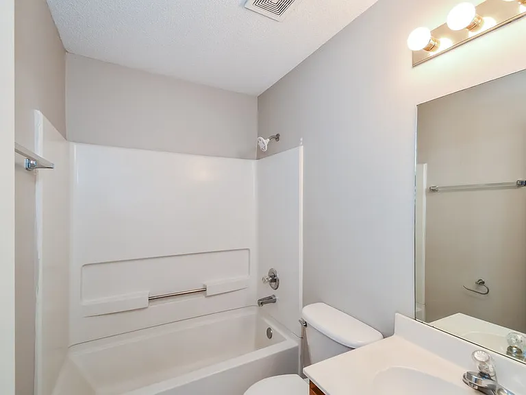 9760 Riggin Dr — Photo 15