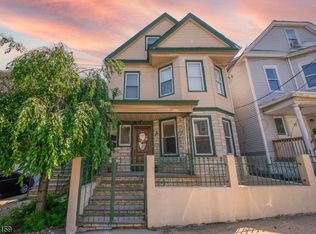 15 Seabury St, Newark, NJ 07104