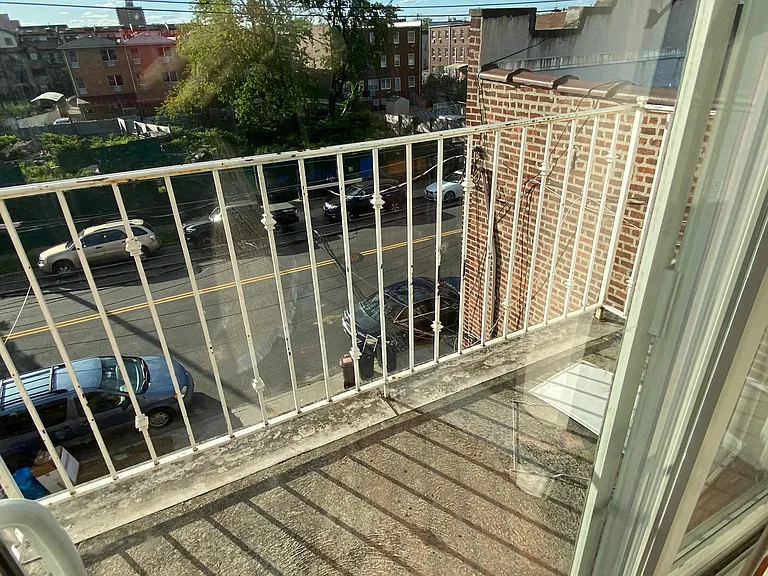 27th Ave — Photo 12