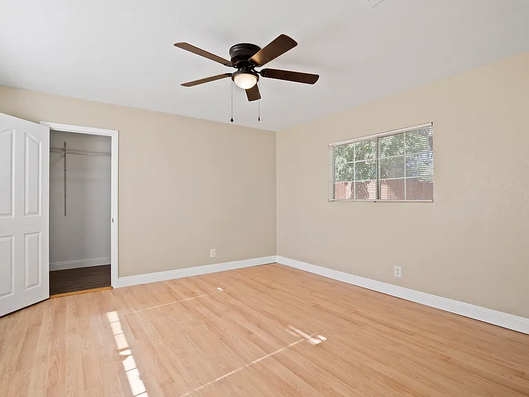 42729 42nd St W — Photo 16