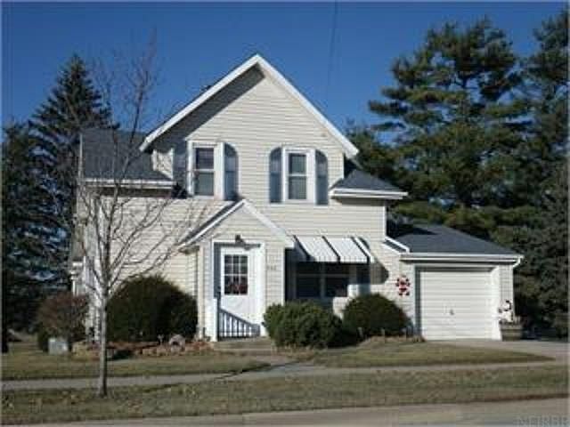 1st image of 423 Commercial St