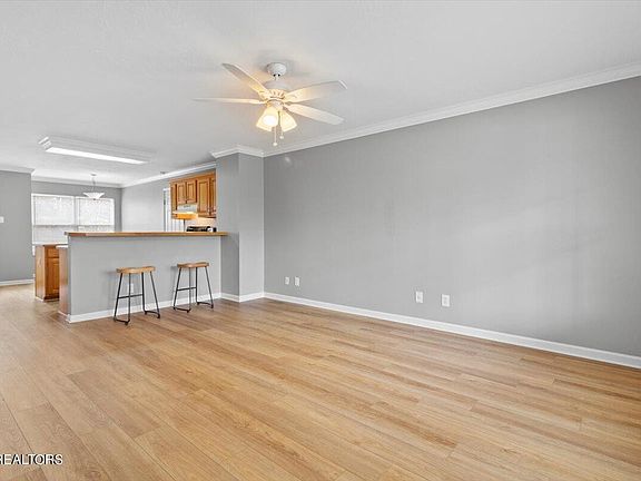 4th image of 11001 Woody Dr