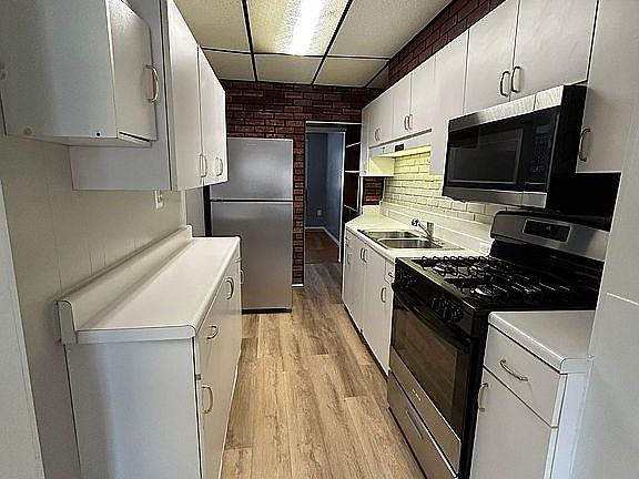 4th image of 8333 Kavanagh Rd