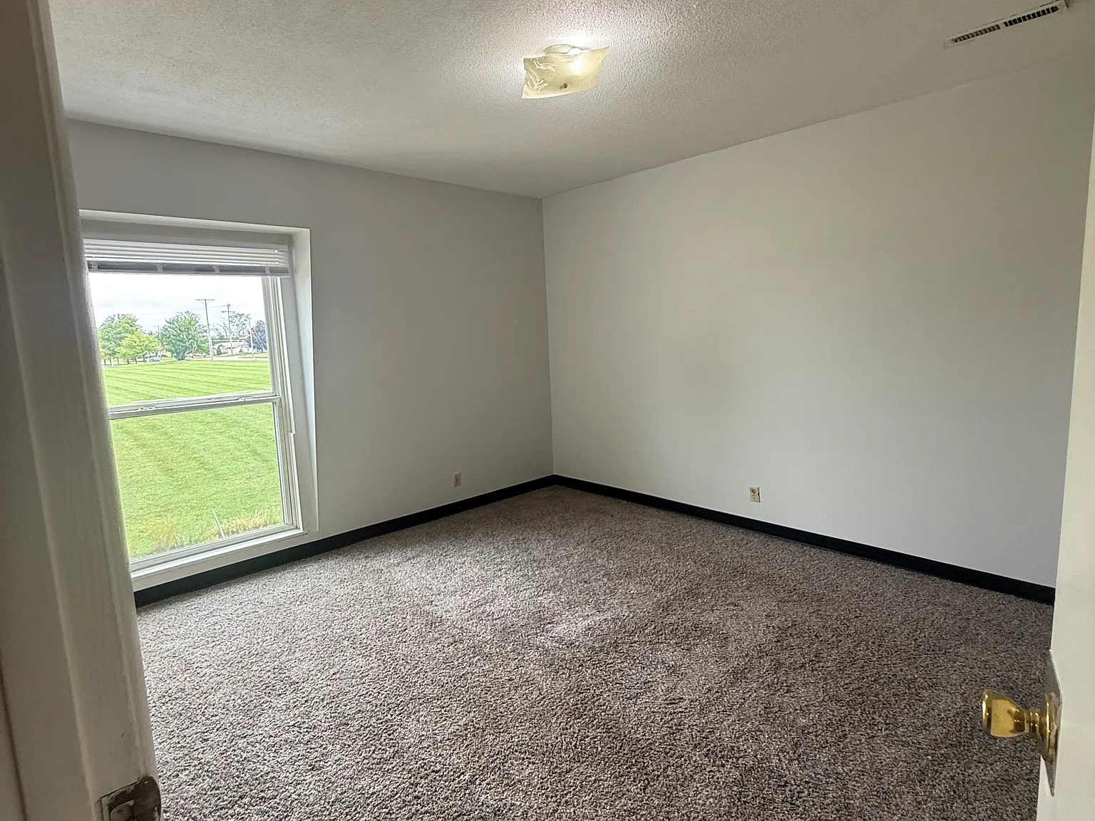 1 bed, 700 sqft, $700 — Photo 4