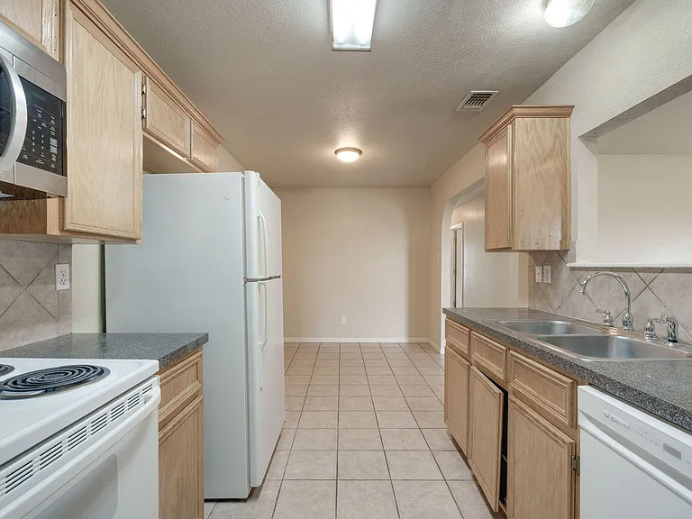 3606 Dustin Ct — Photo 7
